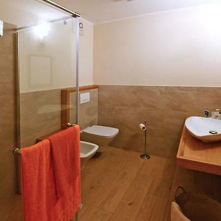 Holiday home Casa Nicoletta Comfortable Holiday Pianello Del Lario